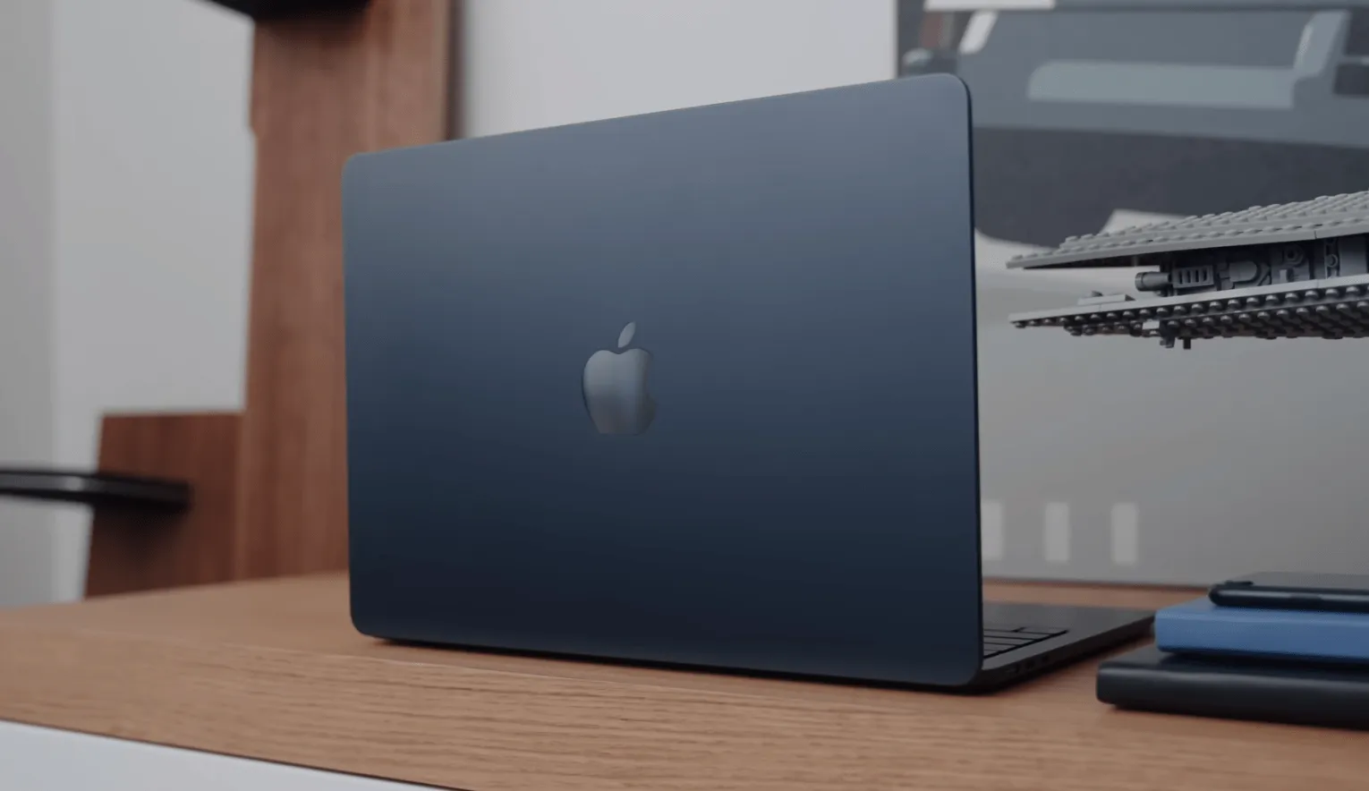 Discover the New Apple MacBook Air with M2 Chip 2022
