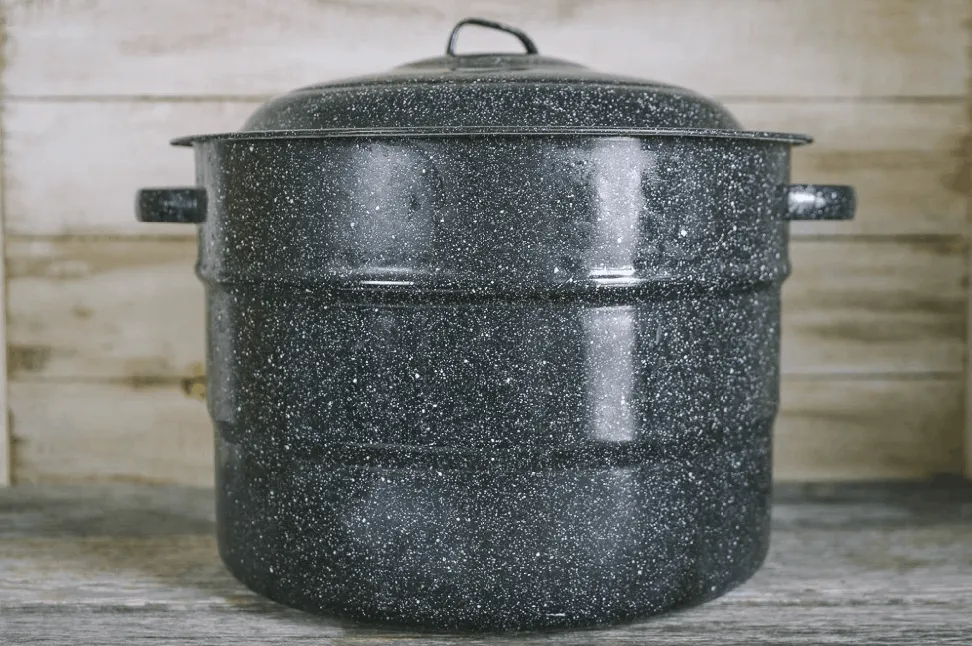 Choosing the Best Canning Pots for Water Bath Canning