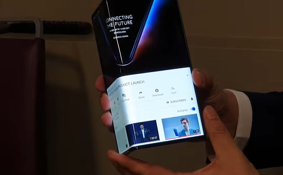 Huawei Mate X Foldable Photo