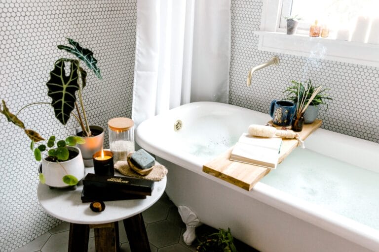 Creating A Relaxing Spa Experience With Your Bathtub