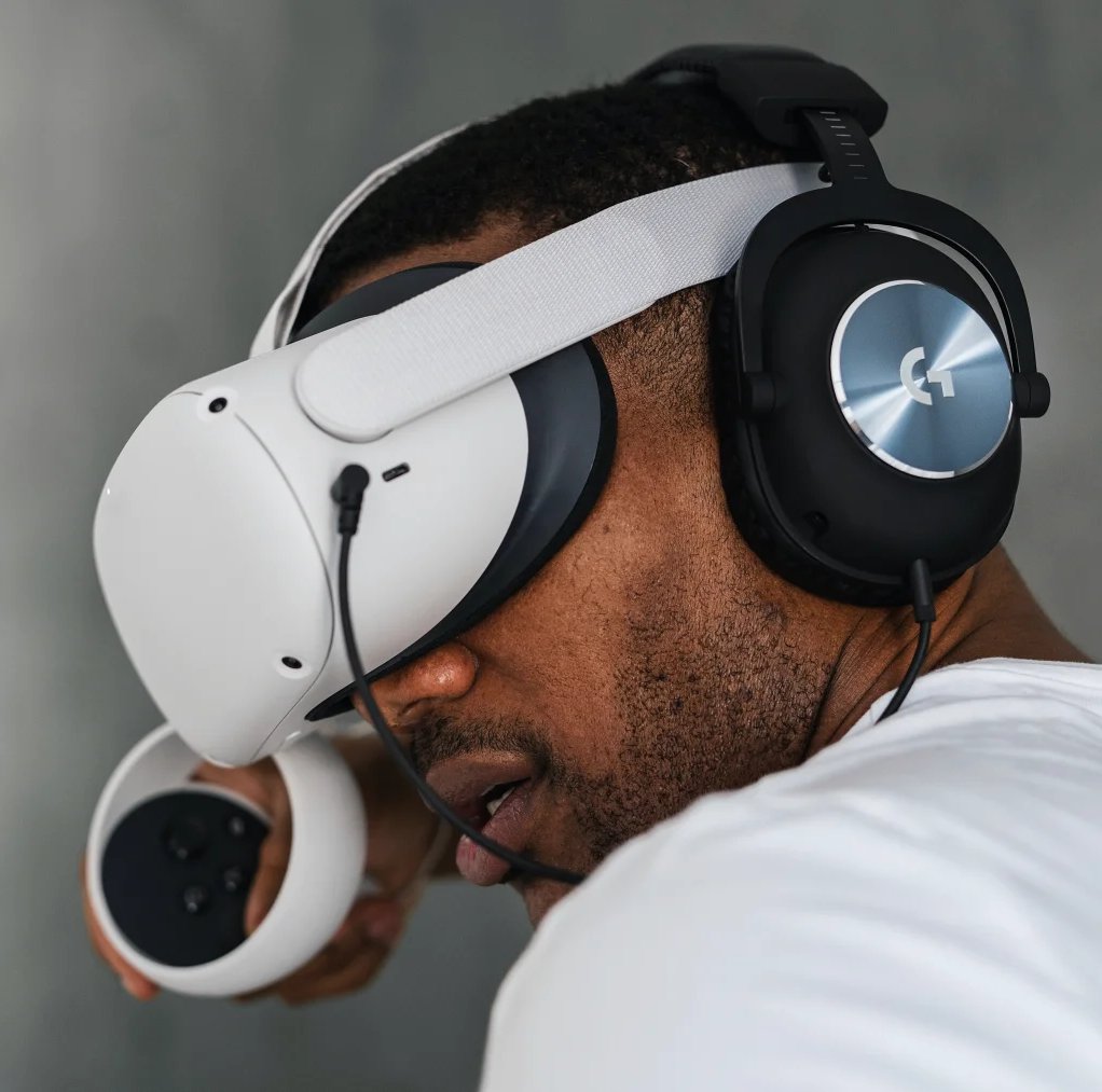 Can I Use Travel Headphones With My Vr Headset?