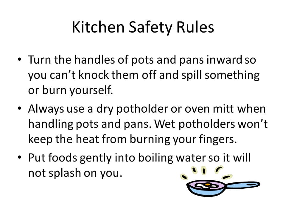Are There Any Safety Precautions I Should Follow When Using Saucepans?