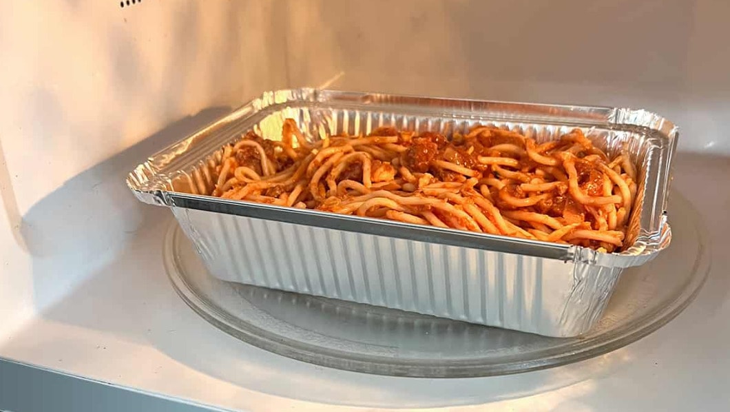 Can I Microwave Foods In Aluminum Foil